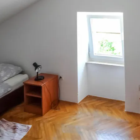 3 Bedroom Pet Friendly In *