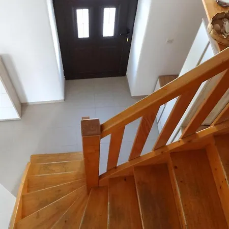 3 Bedroom Gorgeous In Apartament Unije