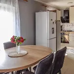 3 Bedroom Gorgeous Apartment In Unije *