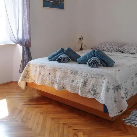 3 Bedroom Pet Friendly In
